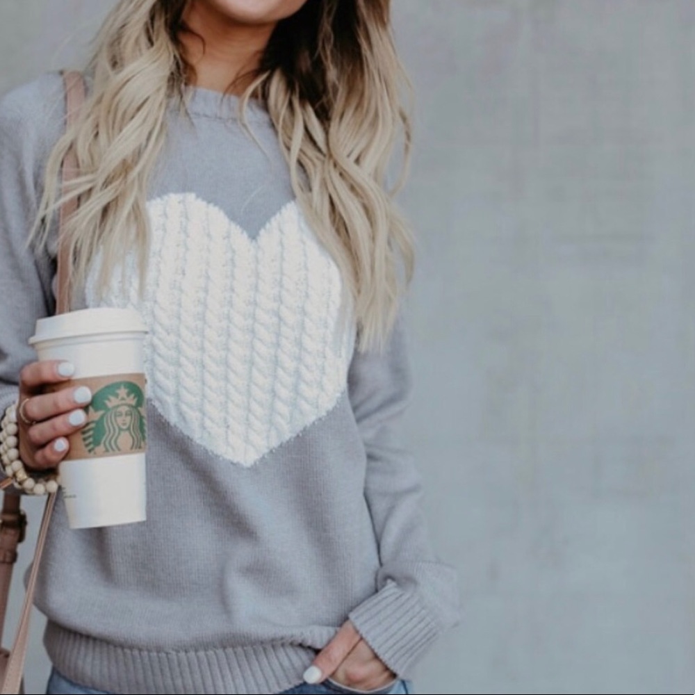 ✨Gray & White Cable Knit Heart Patterned Sweater✨ - Picture 2 of 5